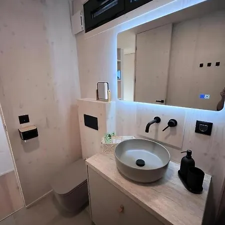 Holiday home 10gardens Mobile No 4 With Sauna And Jacuzzi Privlaka (Zadar)